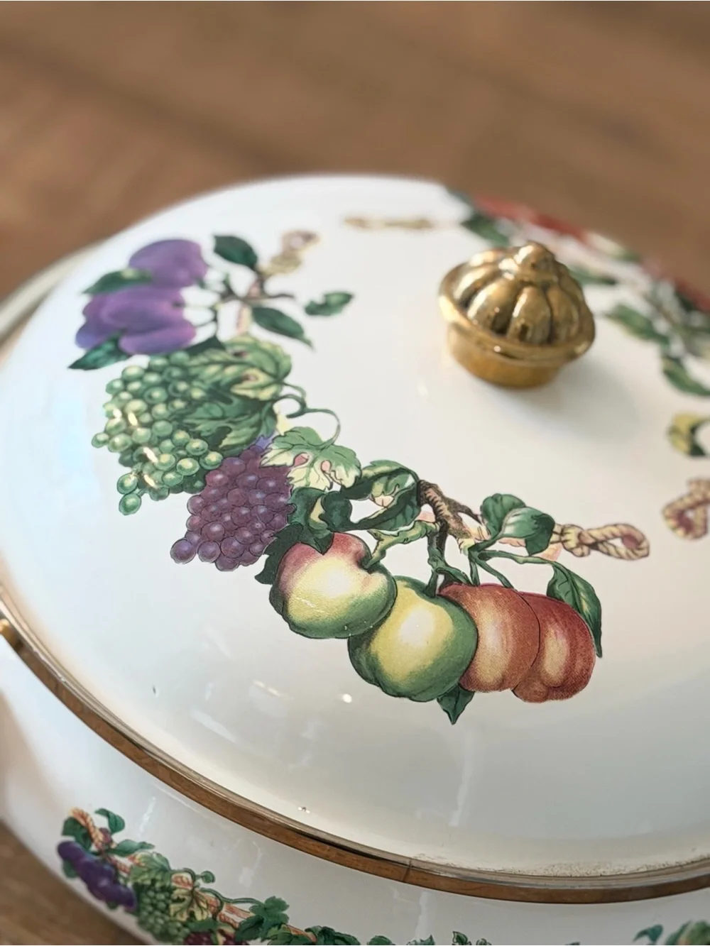 Tabletops Unlimited Kensington Garden Porcelain Enamel Casserole Dish.